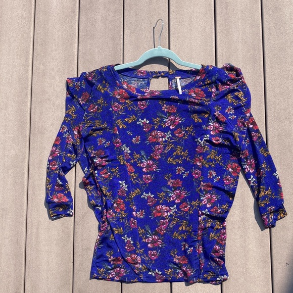 Free People blue floral side flutter shirt, size small - Picture 7 of 12